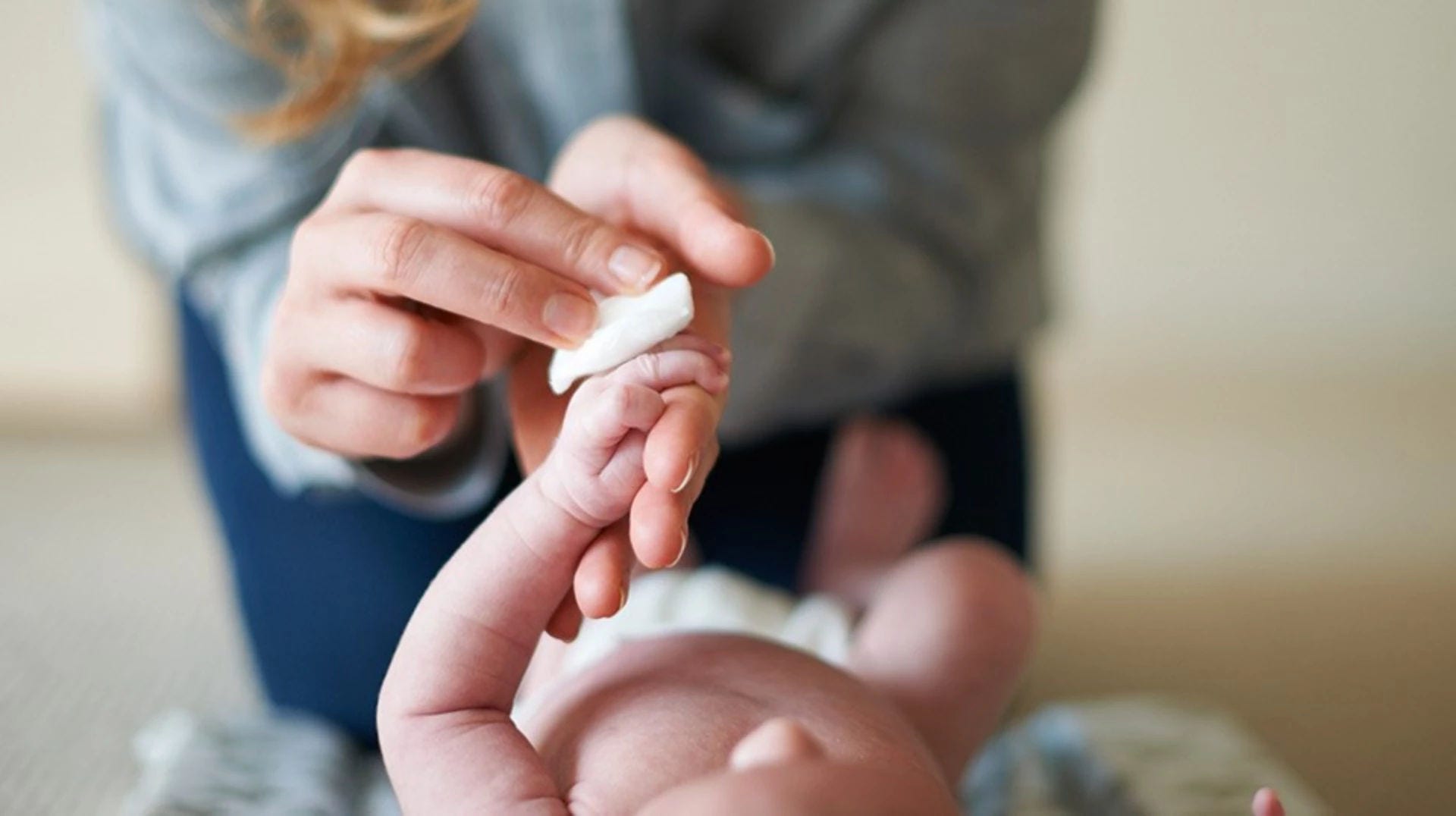 newborn-bathing